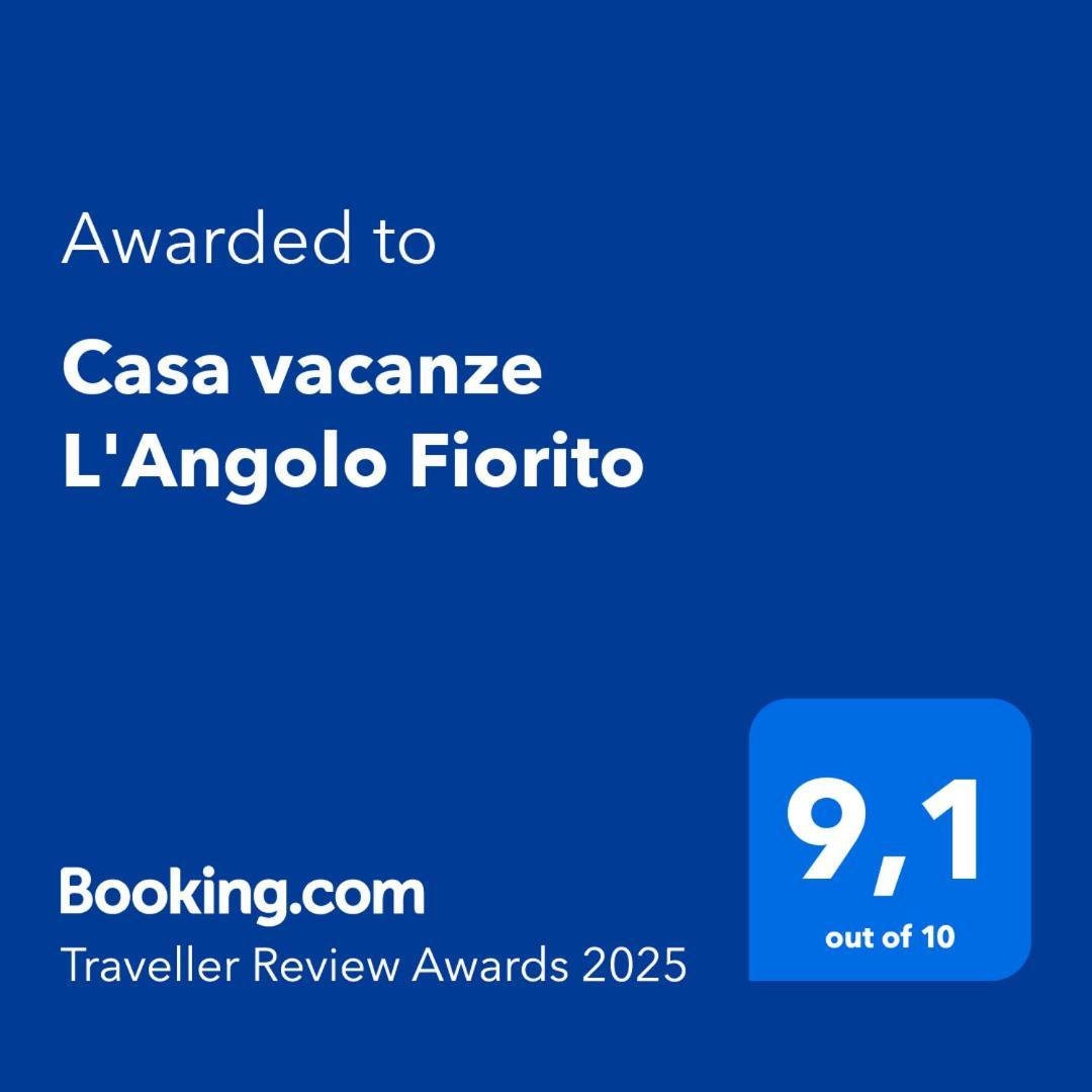 Casa Vacanze L'Angolo Fiorito Bettolle Eksteriør bilde